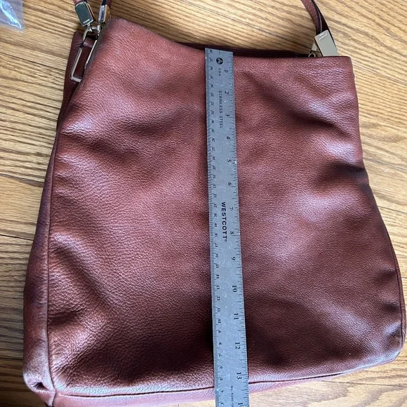 ✨ Coach Madison Pebbled Leather Shoulder Bag – Chic, Soft Leather Classic ✨